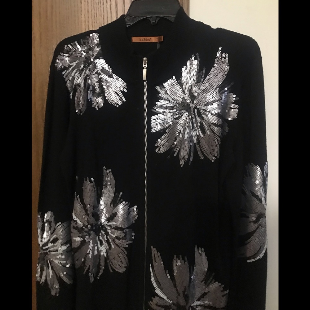 BELLLDINI SWEATER  XL ( 1X) BEAUTIFUL BLACK SWEATER WITH SEWN ON SEQUIN DESIGN.